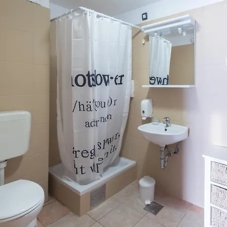 ホテル Roccia ノビグラード・ダルメーシャ